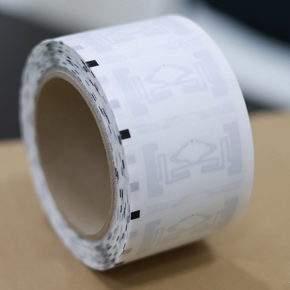 Rectangle UHF RFID Label – Flat Design for Broad Coverage